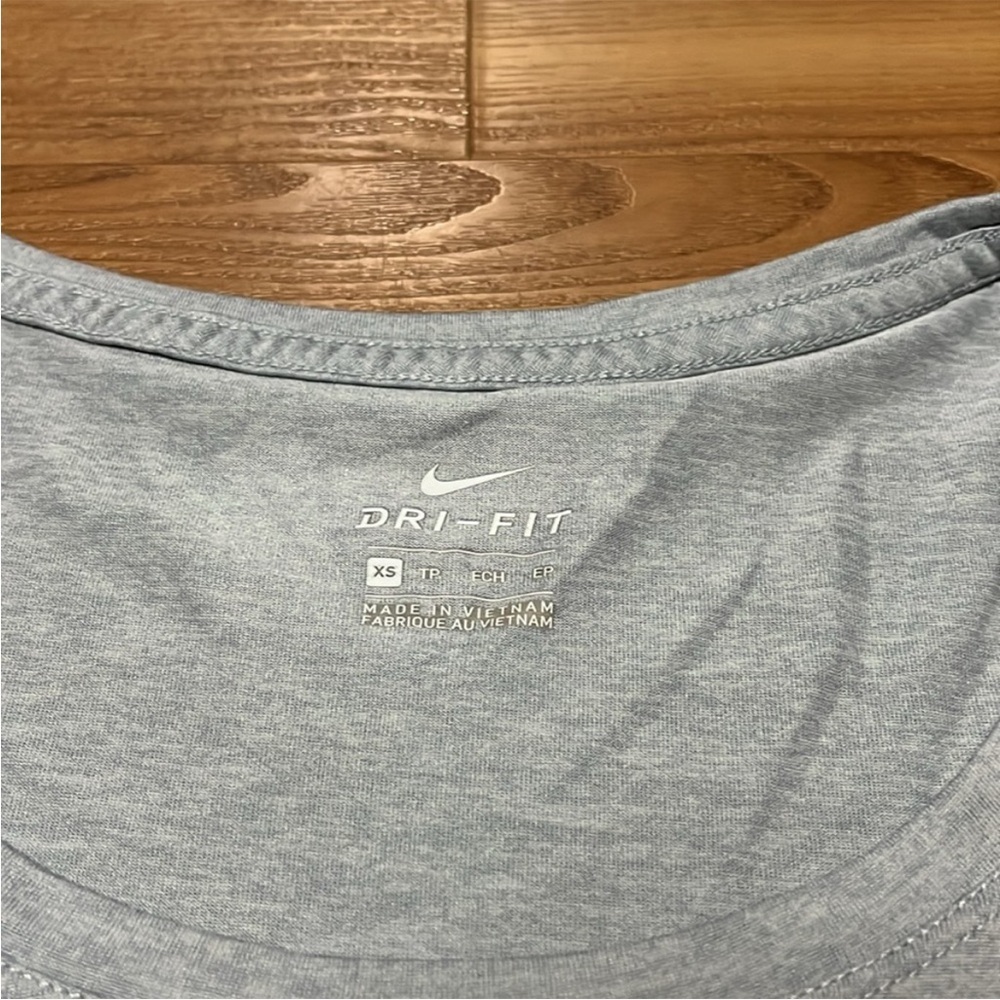 Nike Gray Short Sleeve T-Shirt - Picture 4 of 5